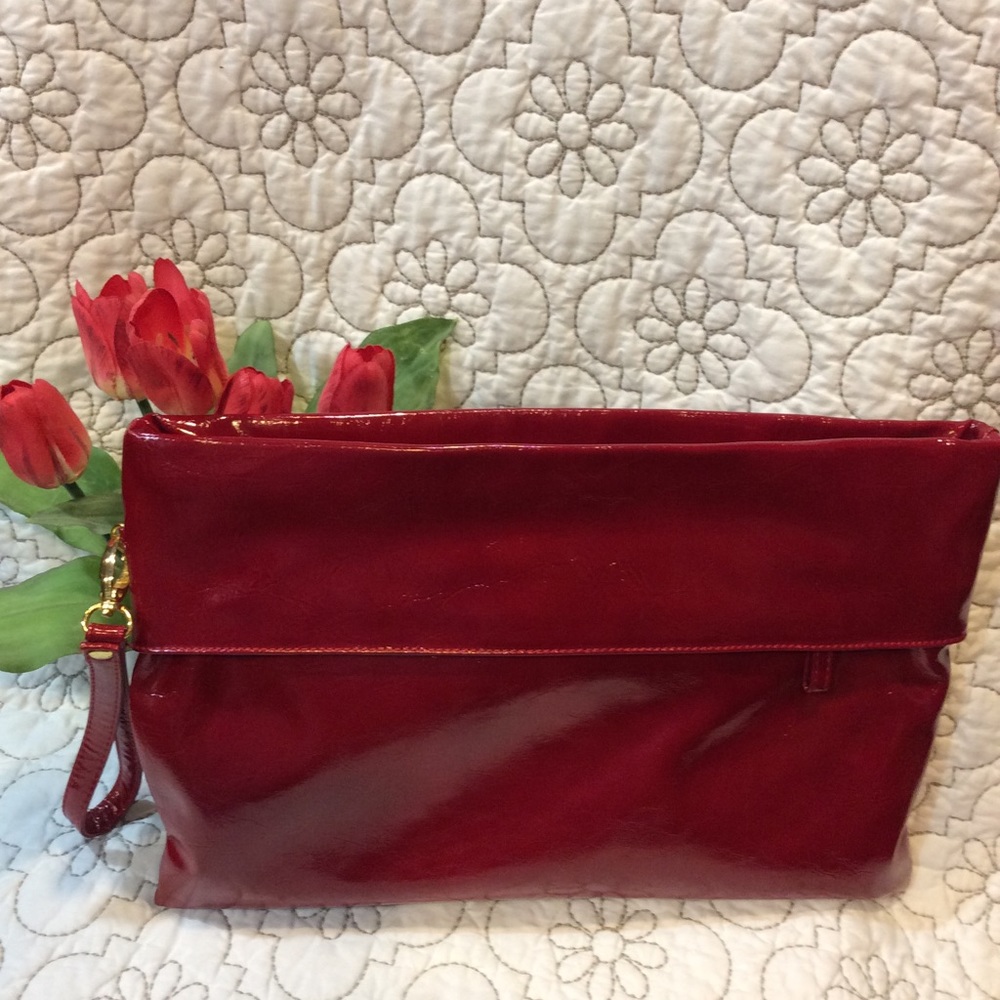 U E Red Patent Leather Look